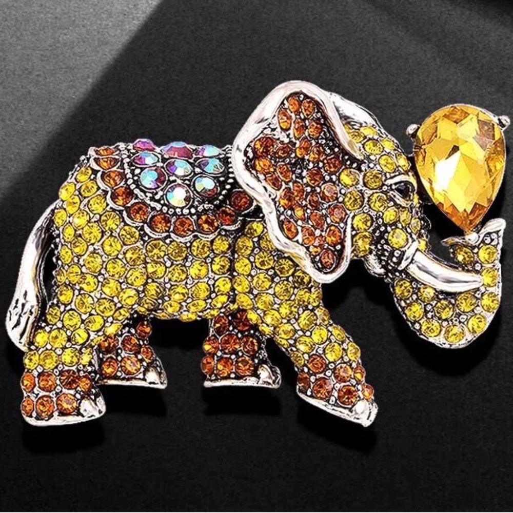 Elephant brooch Elephant pin Elephant pendant Lucky Elephant Brooch